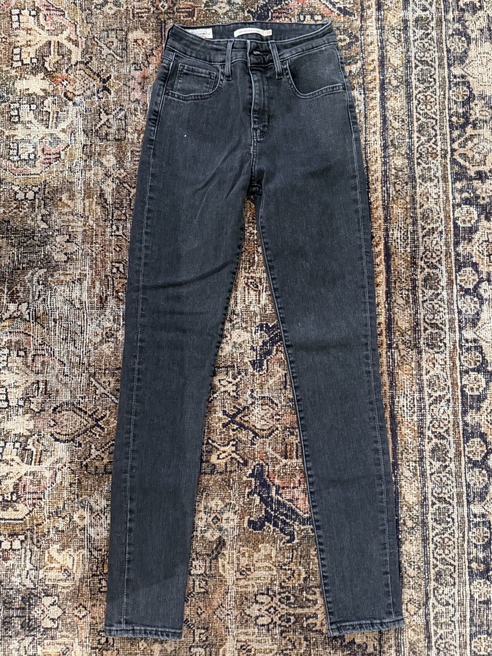 Levi's Women's High-Rise Black Skinny Jeans